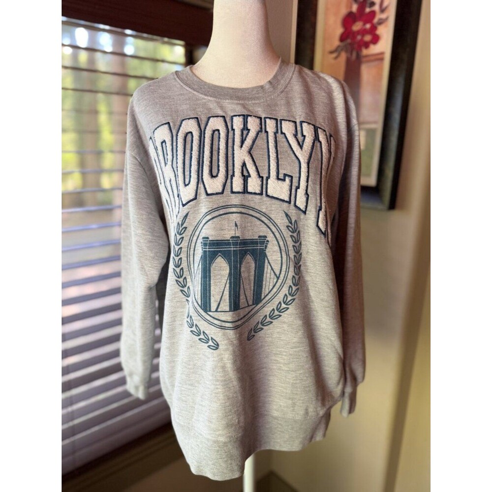 Brooklyn Sweatshirt Womens XL Freeze Gray Chenille Patch Bridge Graphic Pullover
